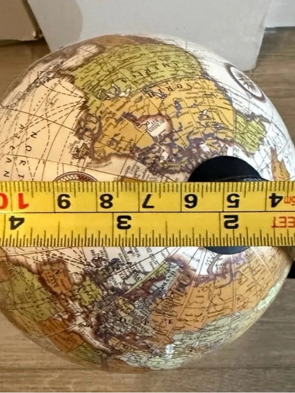 Source Unknown Vintage-Style Globe in Cream, Brown, Black